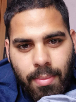 D�niel, 22 �ves t�rskeres� f�rfi, Acsa