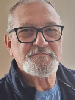 Gyula, 67 �ves t�rskeres� f�rfi, Szihalom