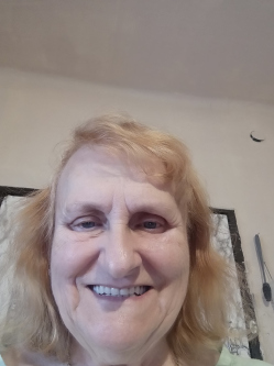 �va, 72 �ves t�rskeres� n�, Szigethalom