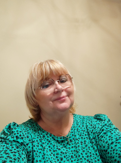 Kriszti, 70 �ves t�rskeres� n�, Ny�regyh�za
