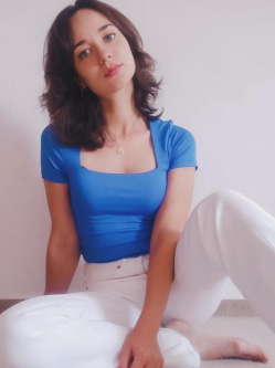Val�ria, 23 �ves t�rskeres� n�, Eger