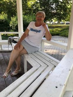 Erika, 70 �ves t�rskeres� n�, Sz�kesfeh�rv�r