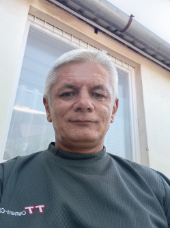 Laci, 50 �ves t�rskeres� f�rfi, Balmaz�jv�ros