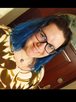 Dina, 28 �ves t�rskeres� n�, Lakitelek