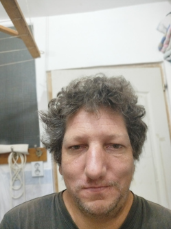 Zoli, 41 �ves t�rskeres� f�rfi, Aba�jv�r