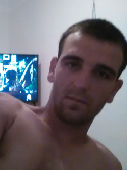 Imre, 34 �ves t�rskeres� f�rfi, Aparhant
