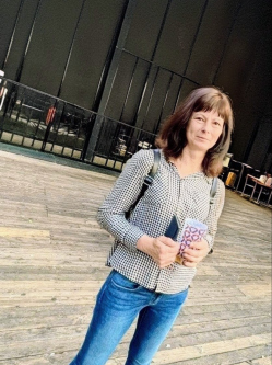 Zsuzsa, 51 �ves t�rskeres� n�, Bal�stya