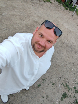 Attila, 38 �ves t�rskeres� f�rfi, Iklad
