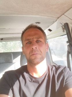 J�zsef, 41 �ves t�rskeres� f�rfi, T�rnok