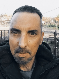 Attila, 47 �ves pusztaszeri t�rskeres� f�rfi