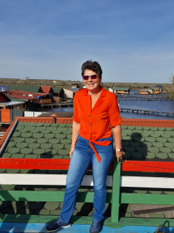 Eta, 67 �ves t�rskeres� n�, Gyula