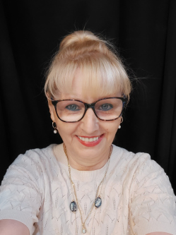 Marcsi, 58 �ves t�rskeres� n�, Budapest