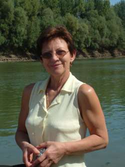Kati, 74 �ves t�rskeres� n�, Tiszak�cske