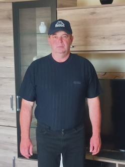 L�szl�, 59 �ves t�rskeres� f�rfi, G�vavencsell�