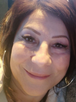 Inci, 57 �ves hajd�n�n�si t�rskeres� n�