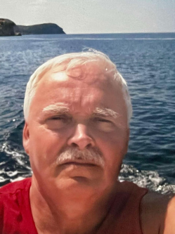 Lajos, 71 �ves szegedi t�rskeres� f�rfi