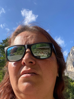 Rozi, 48 �ves t�rskeres� n�, Brass�