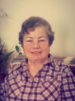 Veronika, 80 �ves t�rskeres� n�, Szob