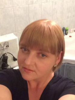 Anita, 43 �ves t�rskeres� n�, Ny�regyh�za