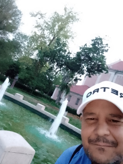 Tomi, 44 �ves t�rskeres� f�rfi, Budapest