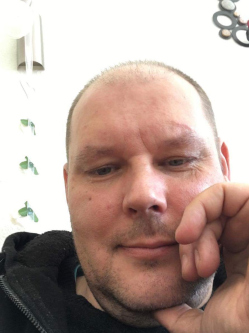 Csaba, 54 �ves t�rskeres� f�rfi, Egeralja