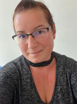 Zsu, 44 �ves hatvani t�rskeres� n�
