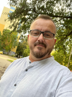 Richard, 52 �ves t�rskeres� f�rfi, B�csbors�d