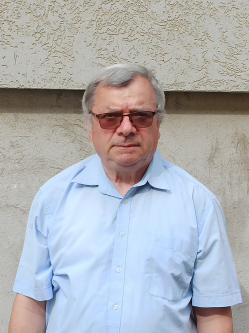 J�nos, 69 �ves t�rskeres� f�rfi, Kisv�rda