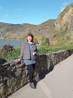 L�na, 59 �ves t�rskeres� n�, Sopron