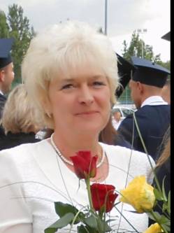 Tinka, 61 �ves t�rskeres� n�, Gy�r
