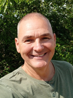 Csaba, 57 �ves t�rskeres� f�rfi, Derecske