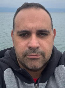 Gy�z�, 45 �ves t�rskeres� f�rfi, Ny�regyh�za