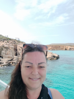 Andrea, 51 �ves t�rskeres� n�, Gy�r