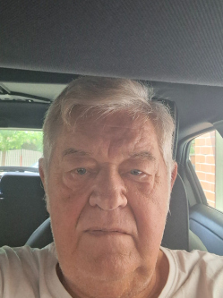 Rudi, 72 �ves t�rskeres� f�rfi, Szolnok