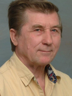 J�nos, 77 �ves t�rskeres� f�rfi, Tisza�jv�ros