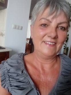 Erika, 60 �ves t�rskeres� n�, Oroszl�ny