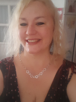Katalin, 45 �ves t�rskeres� n�, Budakeszi