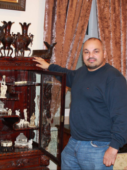 Ren�t�, 40 �ves t�rskeres� f�rfi, �zd