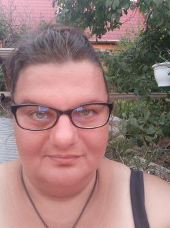 Melinda, 45 �ves t�rskeres� n�, Nagyk�r�s