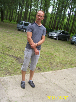 ATTILA, 46 �ves kom�di t�rskeres� f�rfi