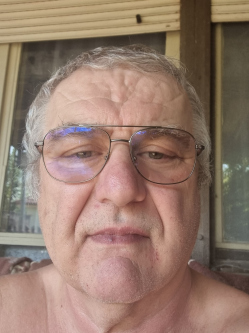 L�szl�, 65 �ves t�rskeres� f�rfi, Si�fok