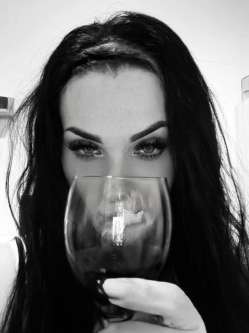 Ramona, 28 �ves debreceni t�rskeres� n�