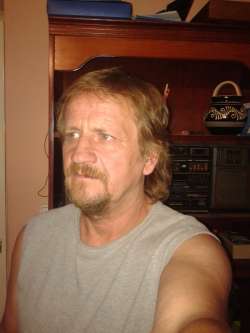 P�ter, 67 �ves t�rskeres� f�rfi, Baja