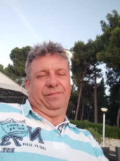 Attila, 55 �ves t�rskeres� f�rfi, Sarkad