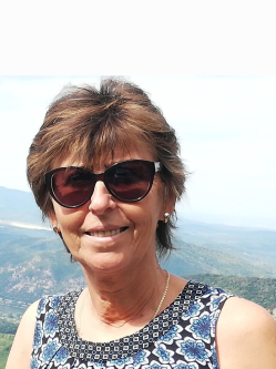 Lia, 63 �ves t�rskeres� n�, P�cs