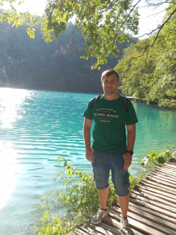 Norbert, 30 �ves t�rskeres� f�rfi, Csan�dpalota
