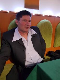 Gabor, 56 �ves t�rskeres� f�rfi, Hark�ny
