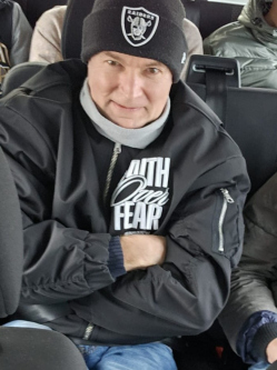 Tibor, 48 �ves t�rskeres� f�rfi, Berlin