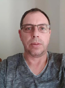 Zal�n, 51 �ves t�rskeres� f�rfi, Gy�r