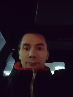 Attila, 42 �ves t�rskeres� f�rfi, F�t